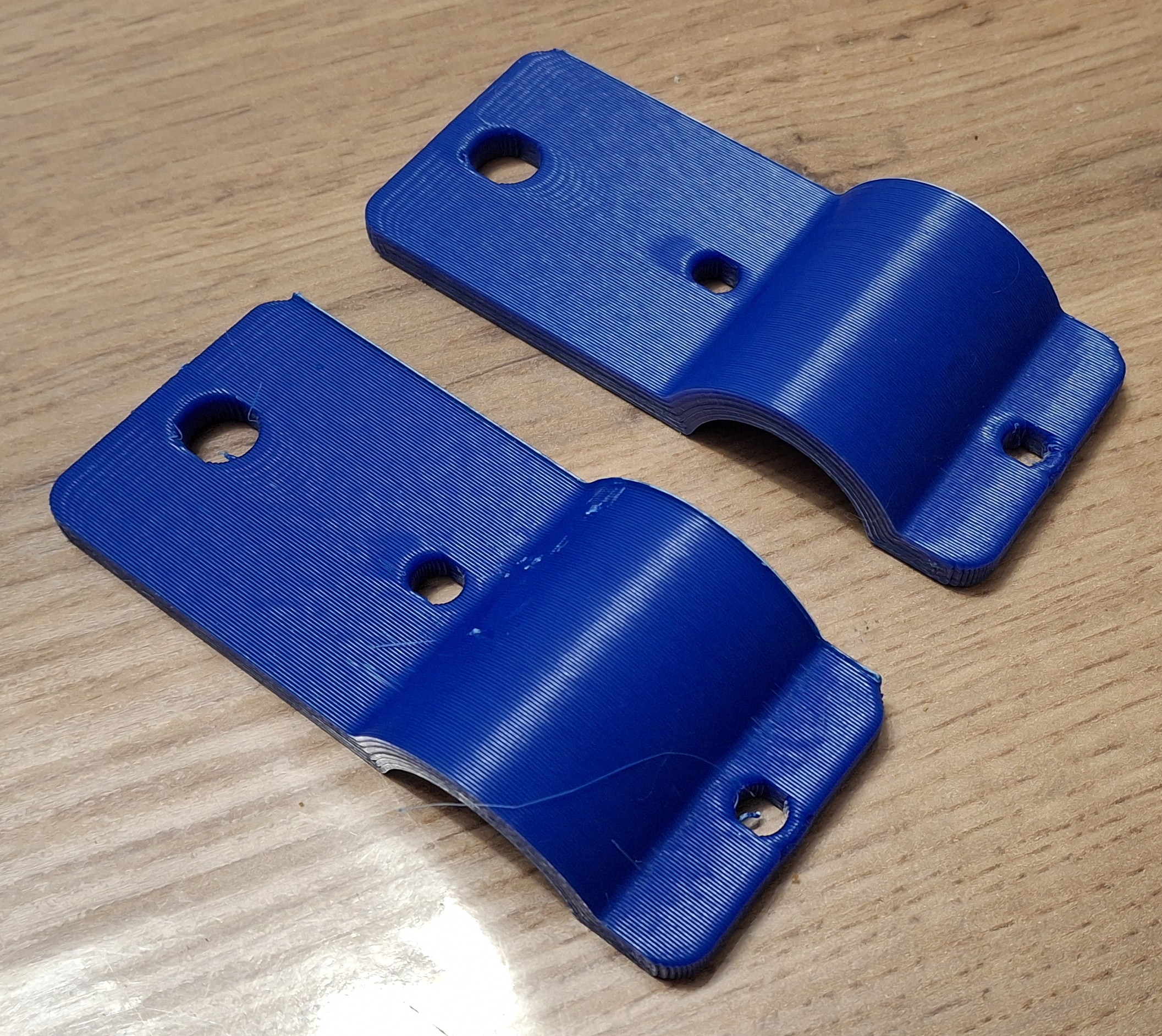 Egyedi szorító tartó